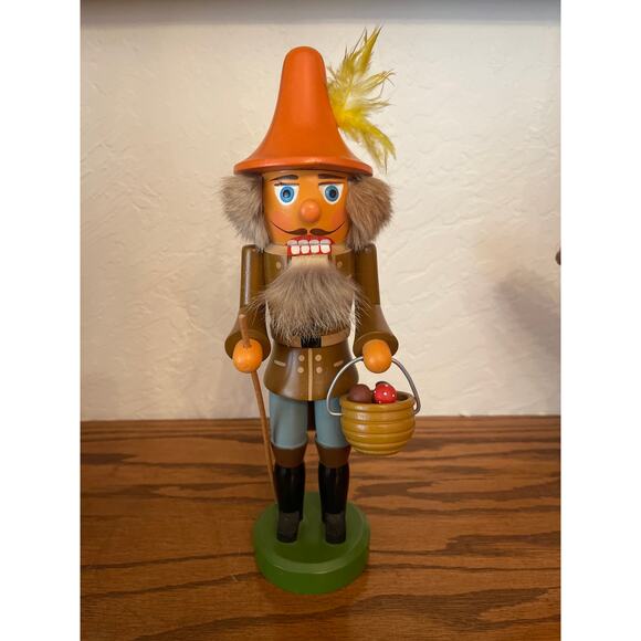 Vintage Orginal Erzgebirge Hiker Picker
Wood 11" Nutcracker Made In Germany - Picture 1 of 6